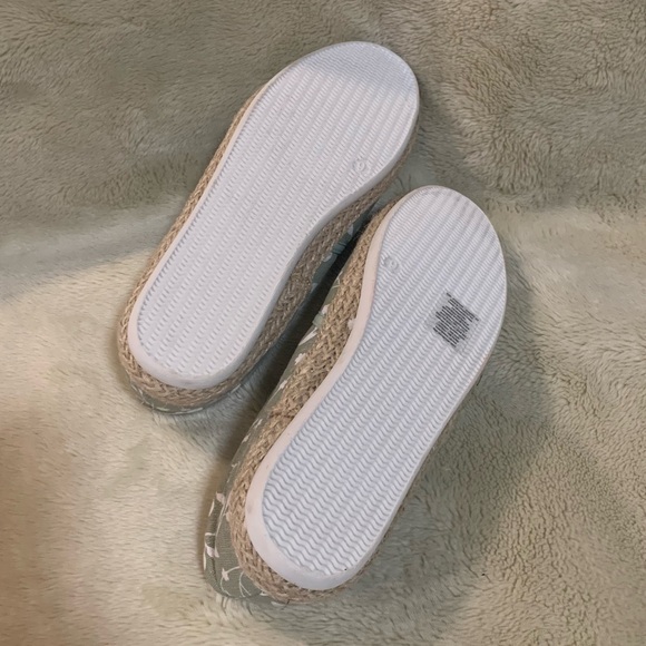 Cute sage slip on espadrille sneakers with botanical print size 9 - Picture 6 of 6